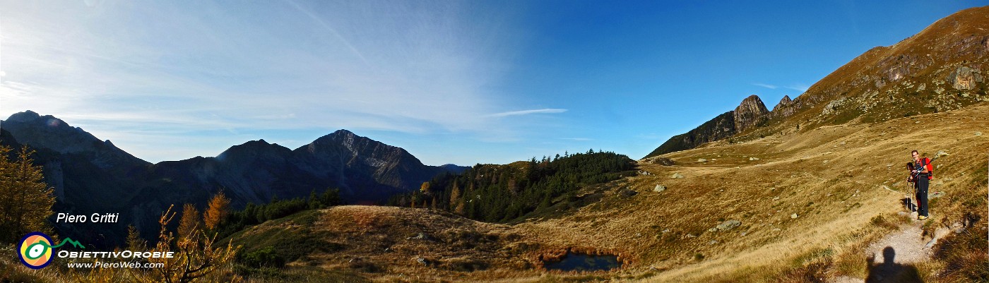 14 Attraversando il pianoro pascolivo del Monte Campo .jpg